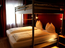 Room for 3,4,5 people / Zimmer für 3,4,5 Personen - Hotel Falken